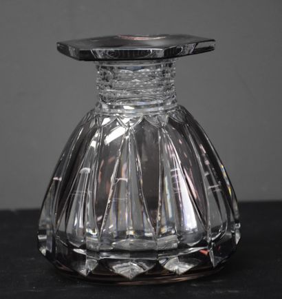null Vase art déco en cristal du Val Saint Lambert, modèle EM 284. Ht : 15,5 cm....
