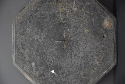 null Sundial in blue stone. Period XVIII th century. (small chips, wear). Diameter...