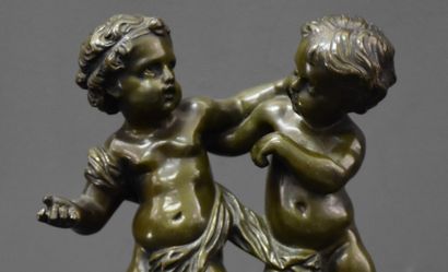 null Romantic bronze from the 19th century. Dance of two lovers. Green patina. Red...