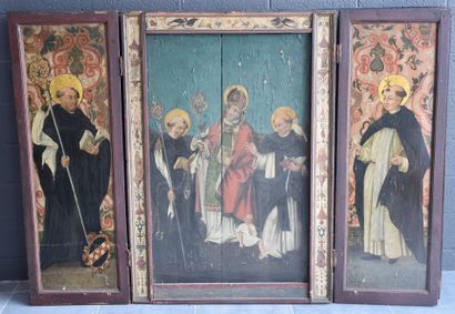 
重要的新哥特式三联画，具有十五世纪的风格，由5幅油画组成，分别代表了

左边是...