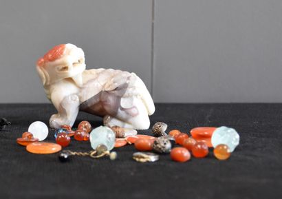 珠宝和中国动物石雕类型的玛瑙。高：6.5厘米。长度：9厘米。
