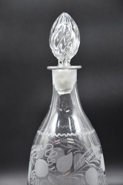 null 兰斯玻璃杯。梨形。 19世纪初。高37厘米。