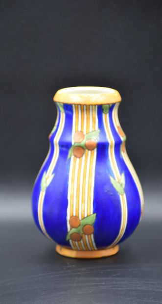 null Vase Boch Keramis à décor de bandes horizontales et de lauriers stylisés. D.786...
