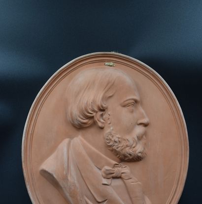 null Terracotta relief with the presumed profile of Garibaldi. Dimensions: 50 x 40...