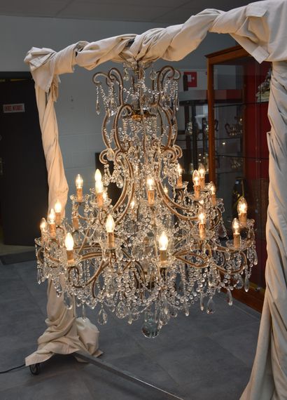 null Exceptional pair of Italian romantic baroque lights with 24 arms of light from...