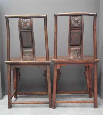 null Pair of carved and polychromed wood chairs, China 19th century.
