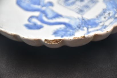 null 十九世纪文艺复兴时期装饰的法国陶器盘子一对。芯片）直径：18厘米。