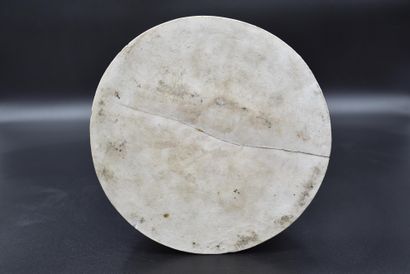 null Importante vierge en porcelaine de Bruxelles, polychromée et dorée Ht : 54 cm....