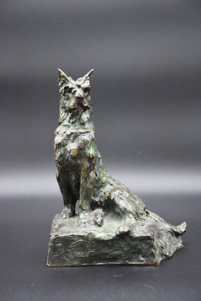 Maximillien FIOT (1886-1910). 马克西米利安-菲奥特（1886-1910）。用失蜡法制作的青铜狗。Susse Frères.绿色斑纹...