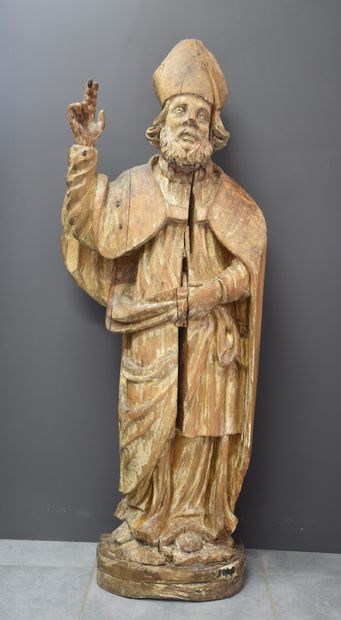 null Important 17th century wooden sculpture representing a bishop blessing with...