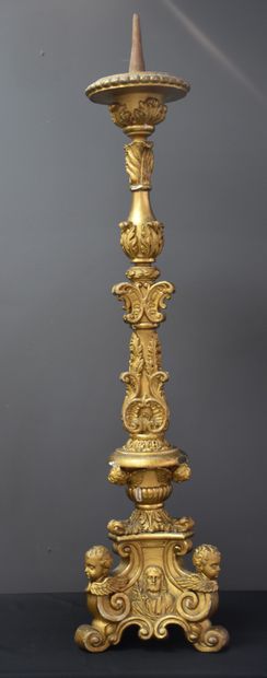 null Pair of gilded and stuccoed wood pickets. Period : Beginning of the 19th century....