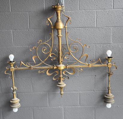 null Art nouveau chandelier in bronze and copper. Height : 130 cm. Width : 135 c...