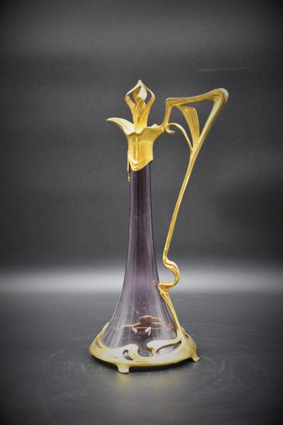 null Aiguière art nouveau en cristal et métal doré WMF Ht : 40 cm.