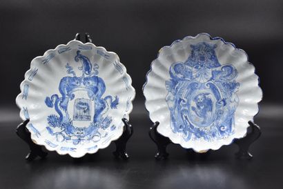 null Pair of French earthenware dishes XIX th century with Renaissance decorations....