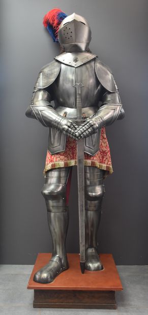 20世纪中期的中世纪风格盔甲。