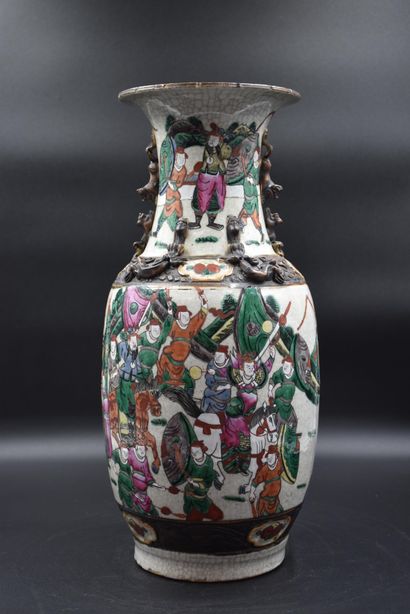 null Pair of Nanking porcelain vases circa 1900. Height 46 cm.