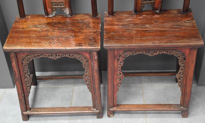 null Pair of carved and polychromed wood chairs, China 19th century.