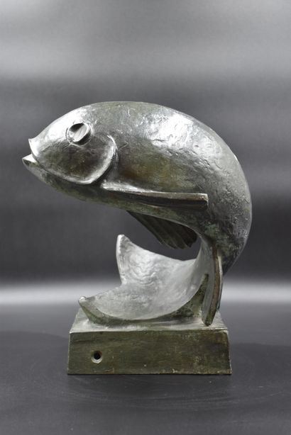 null Carp in bronze with green patina. (sand casting) French school around 1940 in...