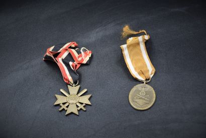 二战德军奖章2枚：1939年舒兹沃尔荣誉勋章和二等战功勋章。