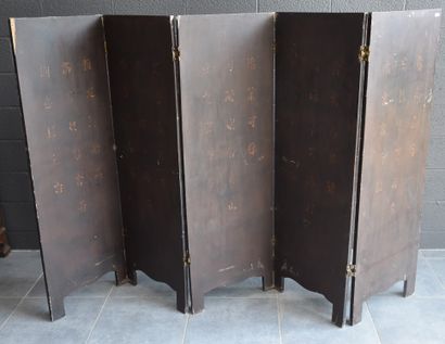 null China 5 leaves screen. (chips and small missing). Height : 146 cm. Panel size...