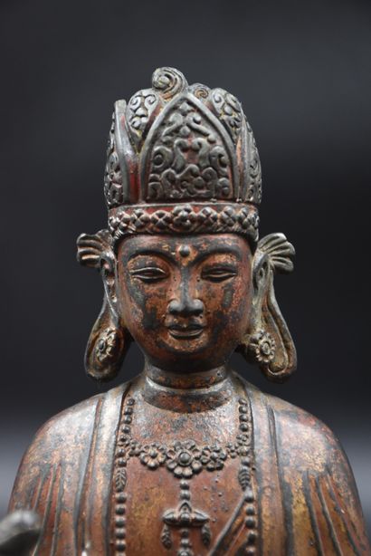 null Tibet. Bronze Buddha end of the XIXth century. Height : 23,5 cm.