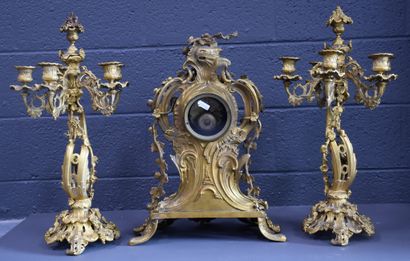 null Rocaille style gilt bronze trim with putti decoration. Napoleon III period....