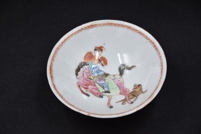 null Chinese porcelain bowl from the 19th century. Diameter : 9,5 cm.