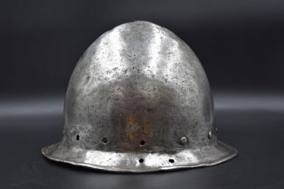 卡巴塞特头盔，16世纪末。一个孔。
