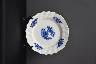 null Lot de 9 assiettes en porcelaine de Tournai : Huit décor Ronda et un décor à...