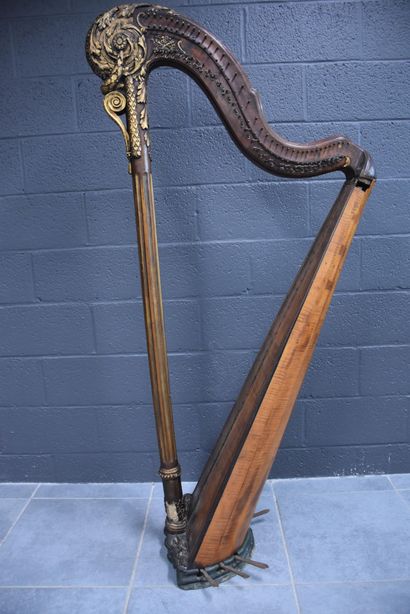 null French 18th century carved wood harp to be restored. Missing strings. Small...