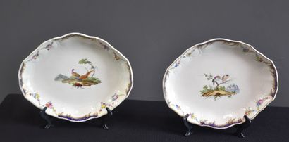 null Pair of oval Tournai porcelain dishes with polychrome decoration of birds of...