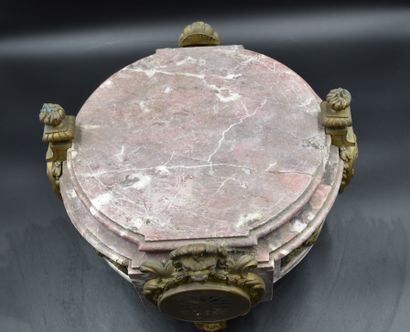 null Base de pendule Napoléon III en marbre et bronze. Ht : 24 cm. Dimensions : 32...