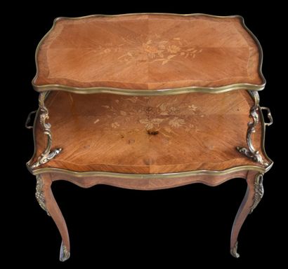 null Wooden veneer and bronze tea table around 1900. Napoleon III style. Ht : 86...