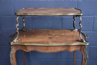 null Wooden veneer and bronze tea table around 1900. Napoleon III style. Ht : 86...