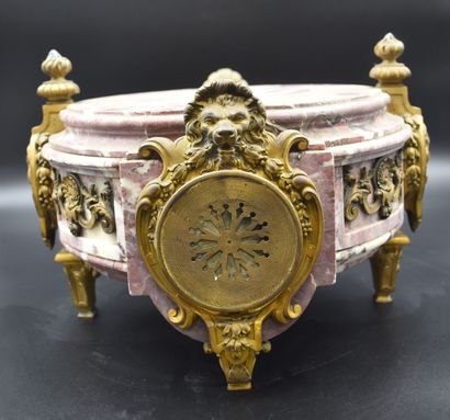 null Napoleon III marble and bronze clock base. Height : 24 cm. Dimensions : 32 x...