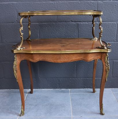 null Wooden veneer and bronze tea table around 1900. Napoleon III style. Ht : 86...