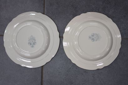null Beautiful set of 48 plates and three dishes in fine Choisy-Le-Roi earthenware...