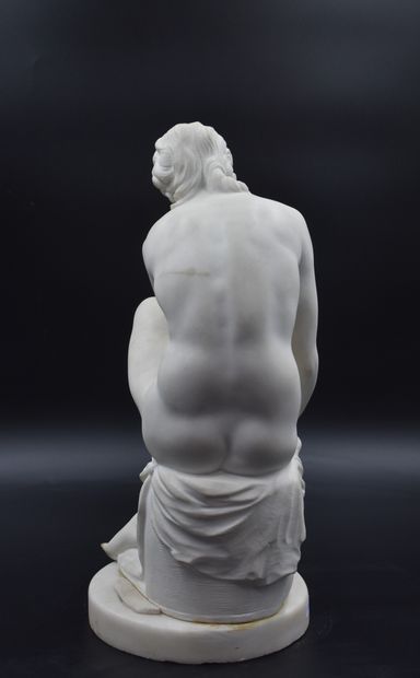 null Bathing lady in marble, end of the XIXth century, around 1900. Ht : 43 cm. 

NL:...