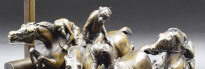 P. GAYRARD (1807-1855) P. GAYRARD (1807-1855). « Six tours ». Bronze à patine brune,...
