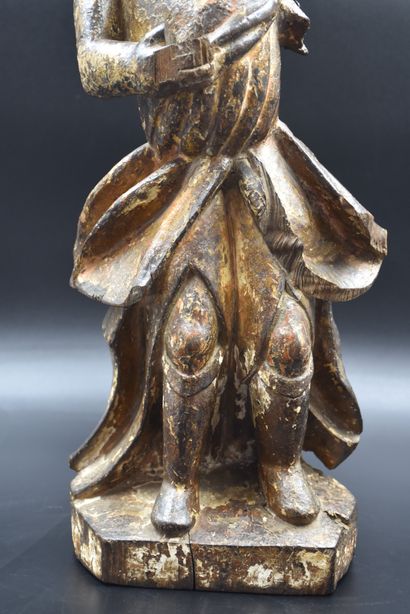 null Polychrome carved wood. Religious figure XVIIth century Ht : 47 cm. 

NL: Gepolychromeerd...
