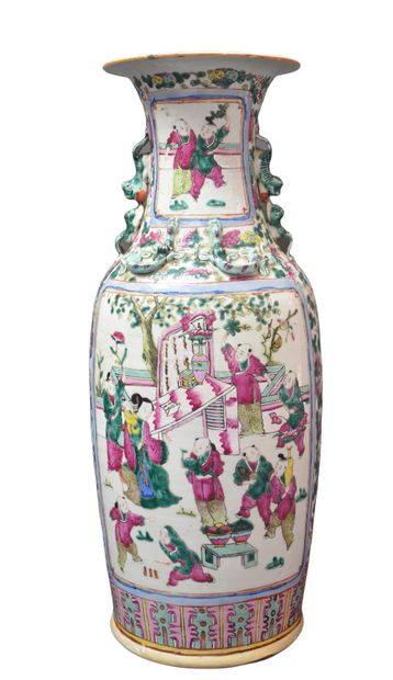  Vase en porcelaine de Chine Base restaurée Ht : 60 cm. 
NL: Chinees porseleinen...