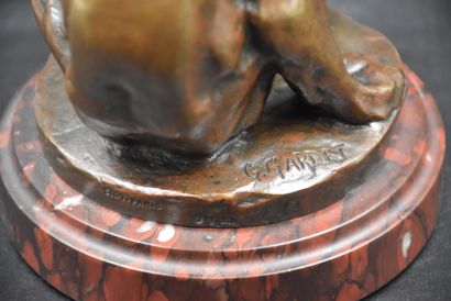 Gérard GARDET. Gérard GARDET.青铜制的熊，有棕色的铜锈。铸造厂印章Siot Paris 高：14.5厘米。 

NL: Gerard...