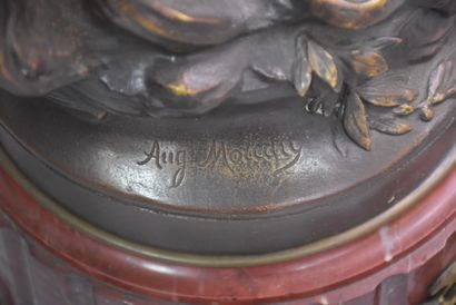 AUGUSTE MOREAU (1834-1917) Auguste MOREAU (1834-1917). Bronze clock representing...