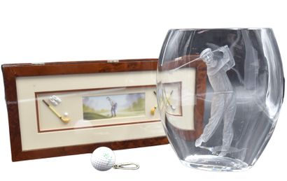 null Salween vase in Val Saint Lambert crystal. Decor of a golfer engraved with the...