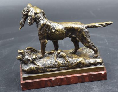 Prosper LECOURTIER (1851-1925) Prosper LECOURTIER (1851-1925). Bronze, chien de chasse...