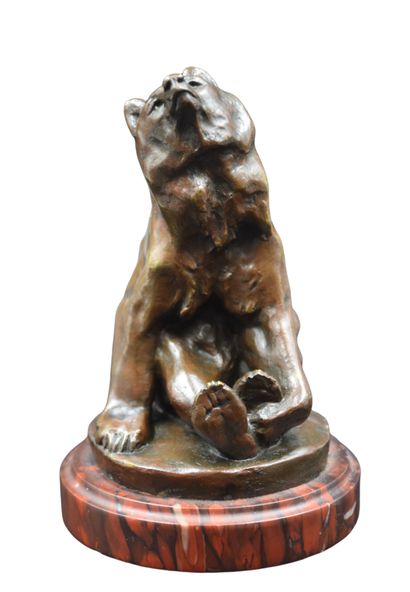 Gérard GARDET. Gérard GARDET. Bear in bronze with brown patina. Stamp of foundry...