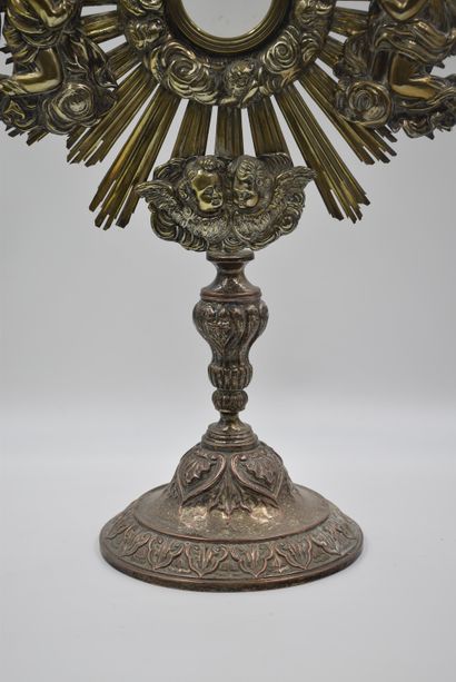 null Monstrance sun in copper and silver plated copper of Louis XIV style. Region...