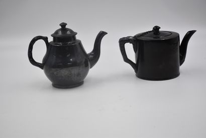 null Set of four teapots in Namur clay, late 18th-early 19th century. One with a...