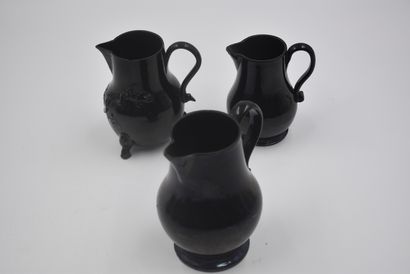 null Lot of 5 Namur clay pourers around 1800. Ht : from 12 to 15 cm.



 Lot van...