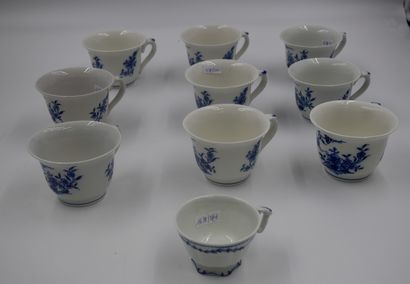 null Lot of 9 chocolate cups in porcelain of Tournai decorated Ronda. We joined a...